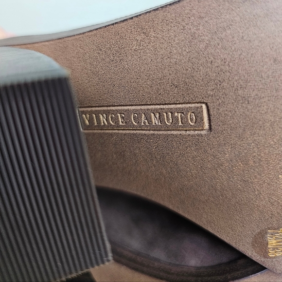 Vince Camuto Gigietta Suede Back Zip Chelsea Booties Brown Size 7.5 - Picture 12 of 14